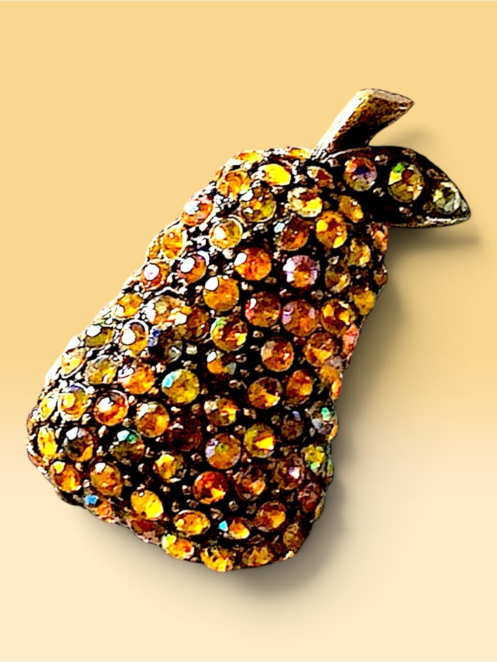 Vintage 90s Brilliant Rhinestone Pear Shape Brooch